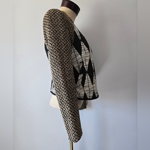 Rachel Roy Asymmetrical Zipper Geometric Patterned Cropped Blazer Jacket. Size 6 - Picture 5 of 15